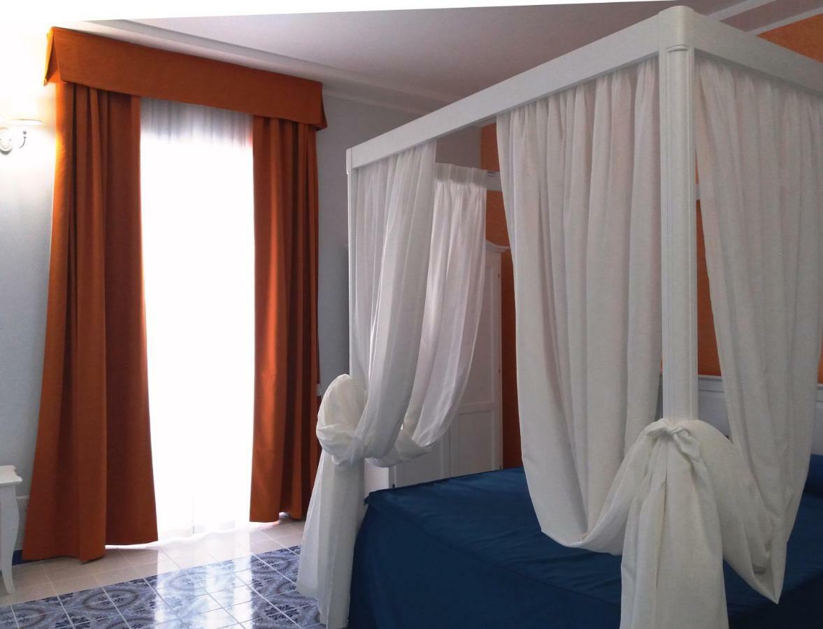 Odysseus Hotel Lipari  Extérieur photo