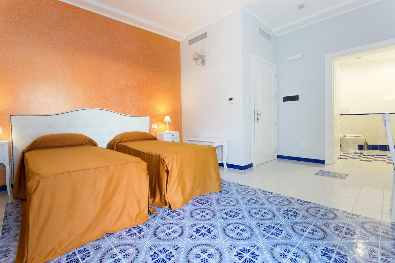Odysseus Hotel Lipari  Extérieur photo
