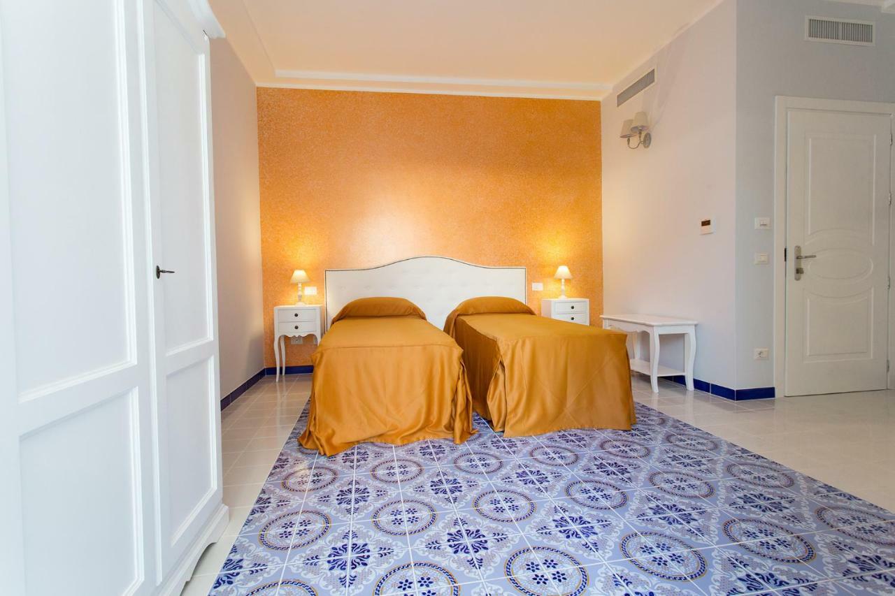 Odysseus Hotel Lipari  Extérieur photo