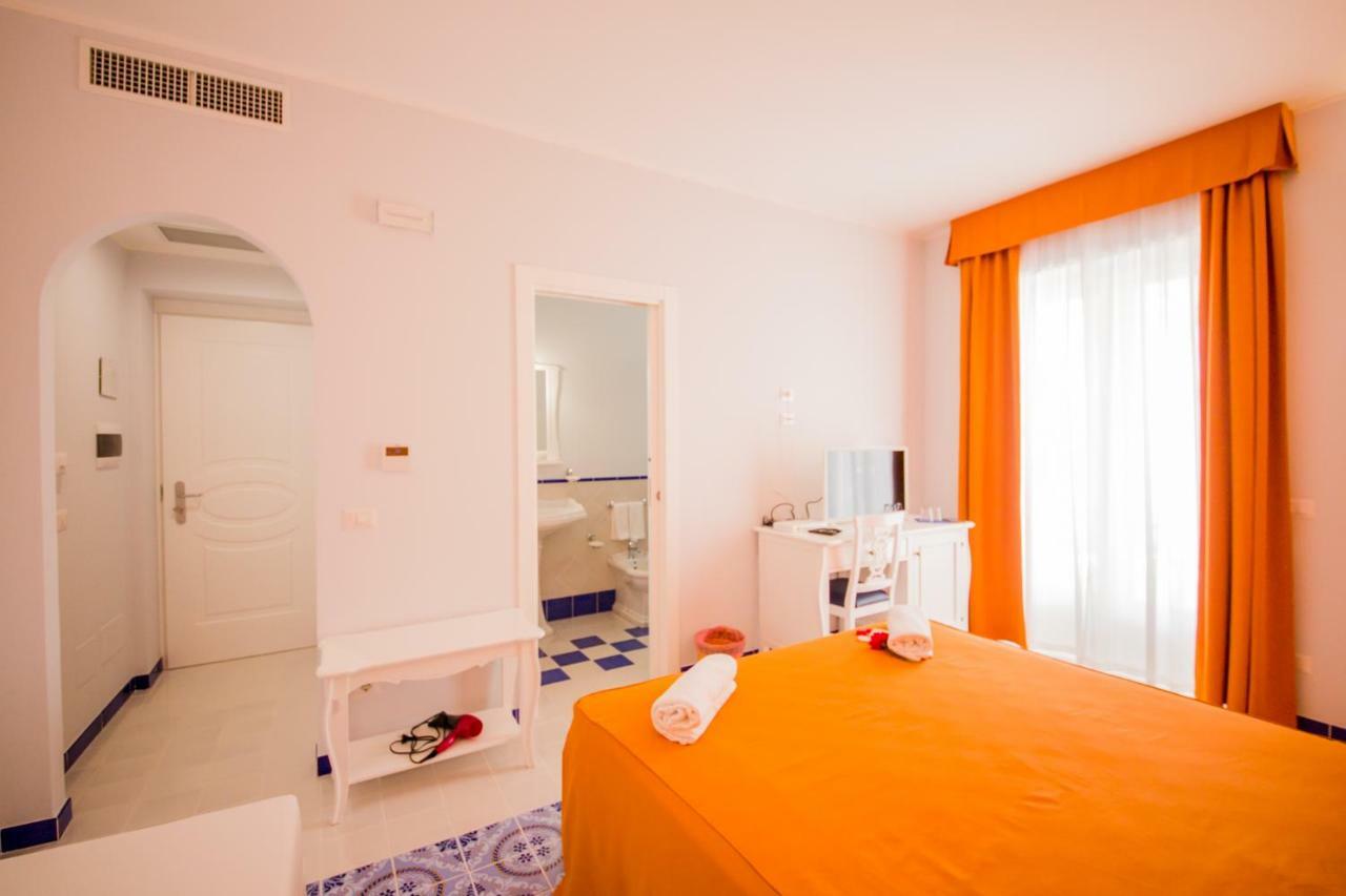 Odysseus Hotel Lipari  Extérieur photo